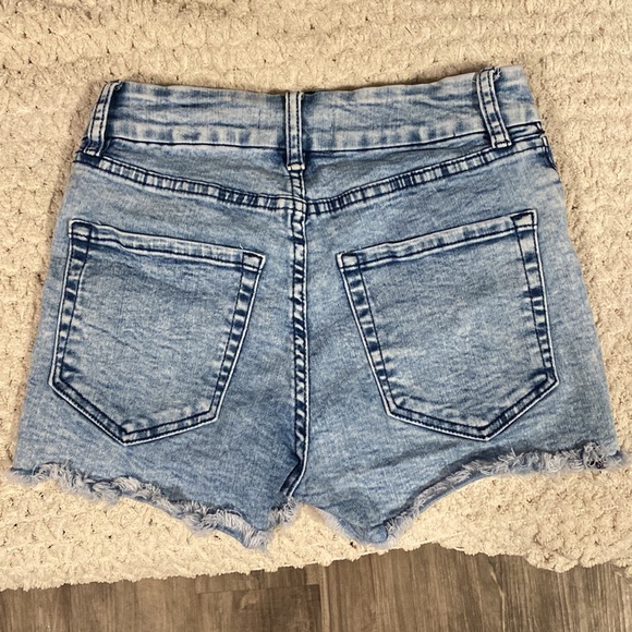 Aeropostale High-Rise Jean Shorts - Picture 2 of 4